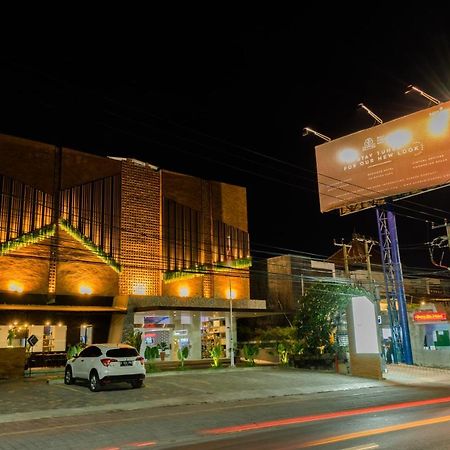 Berry Biz Hotel Sunset Road Seminyak Eksteriør bilde