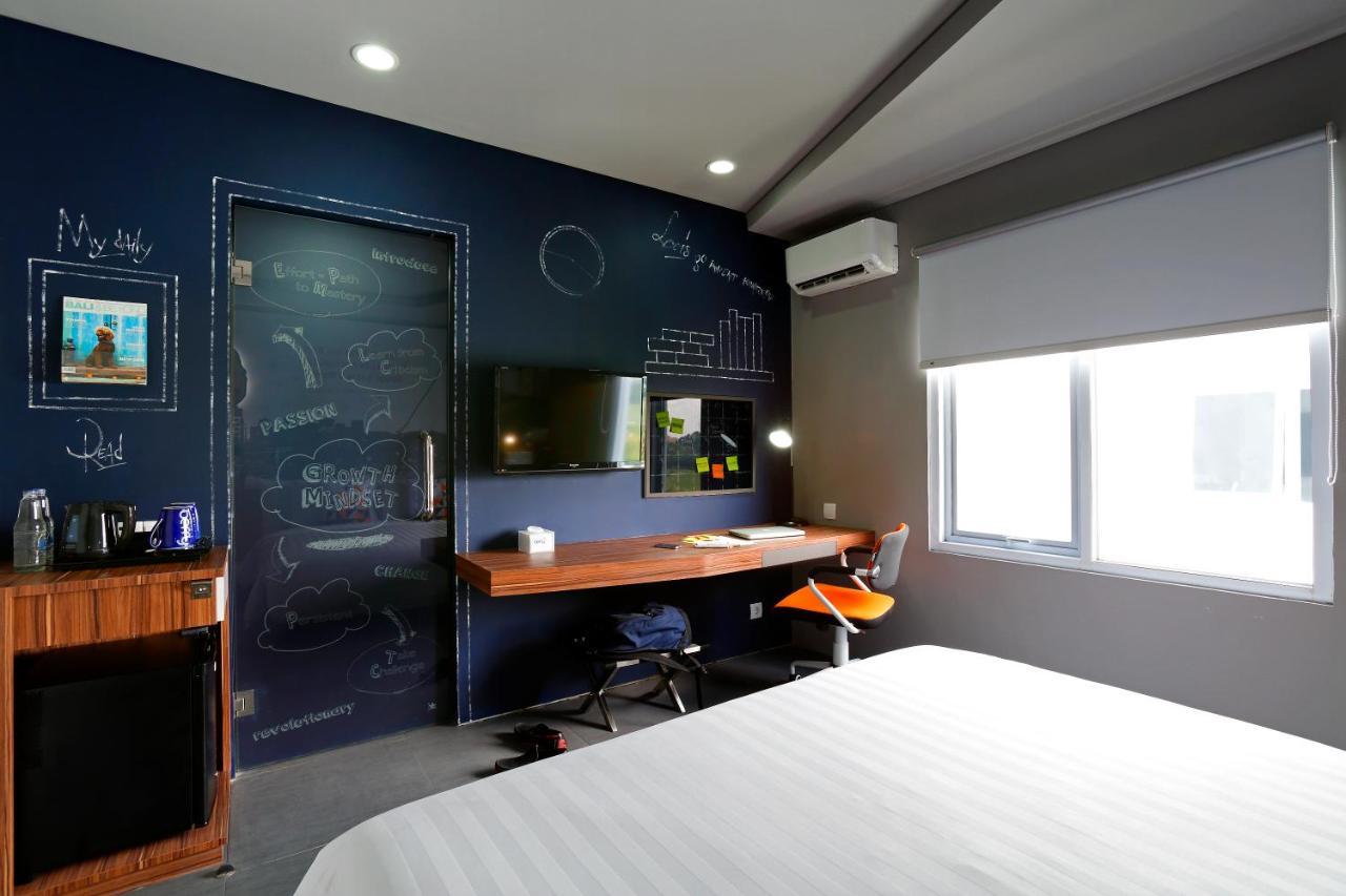 Berry Biz Hotel Sunset Road Seminyak Eksteriør bilde