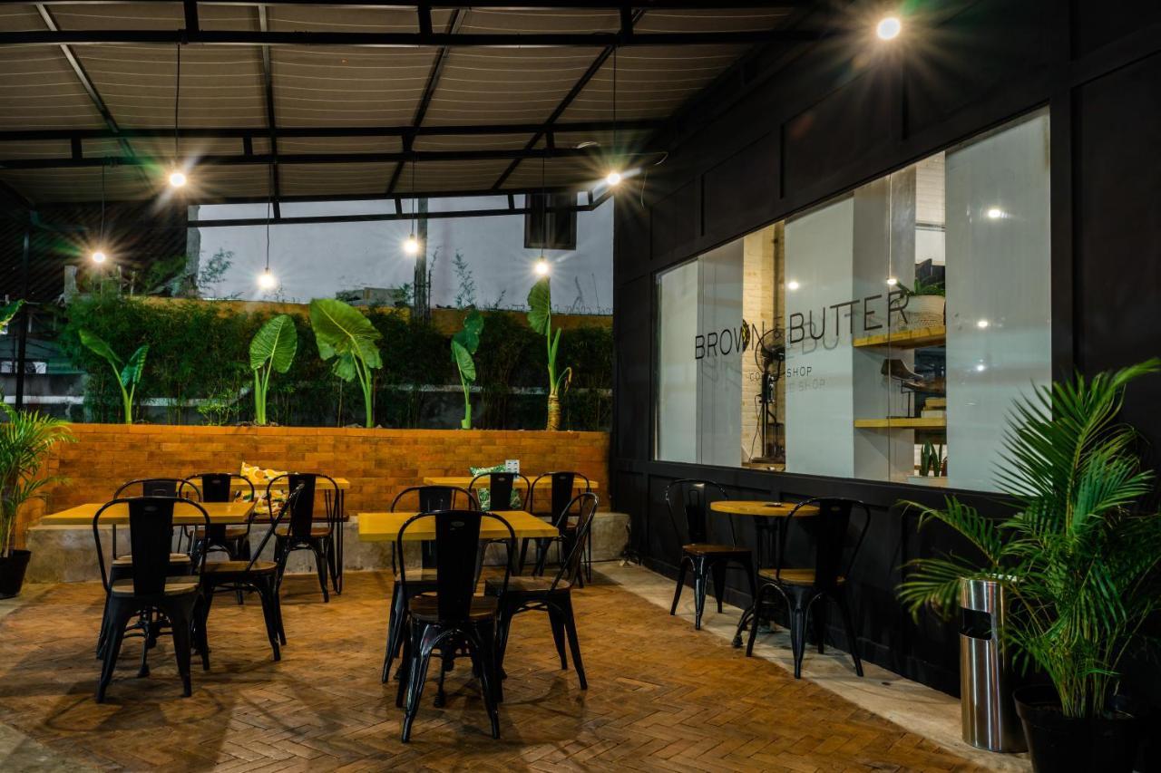 Berry Biz Hotel Sunset Road Seminyak Eksteriør bilde