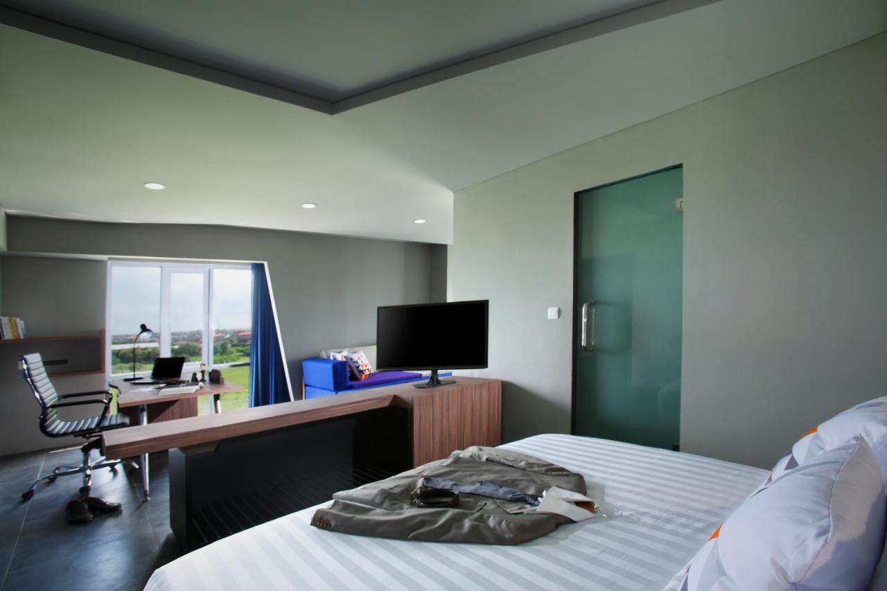 Berry Biz Hotel Sunset Road Seminyak Eksteriør bilde