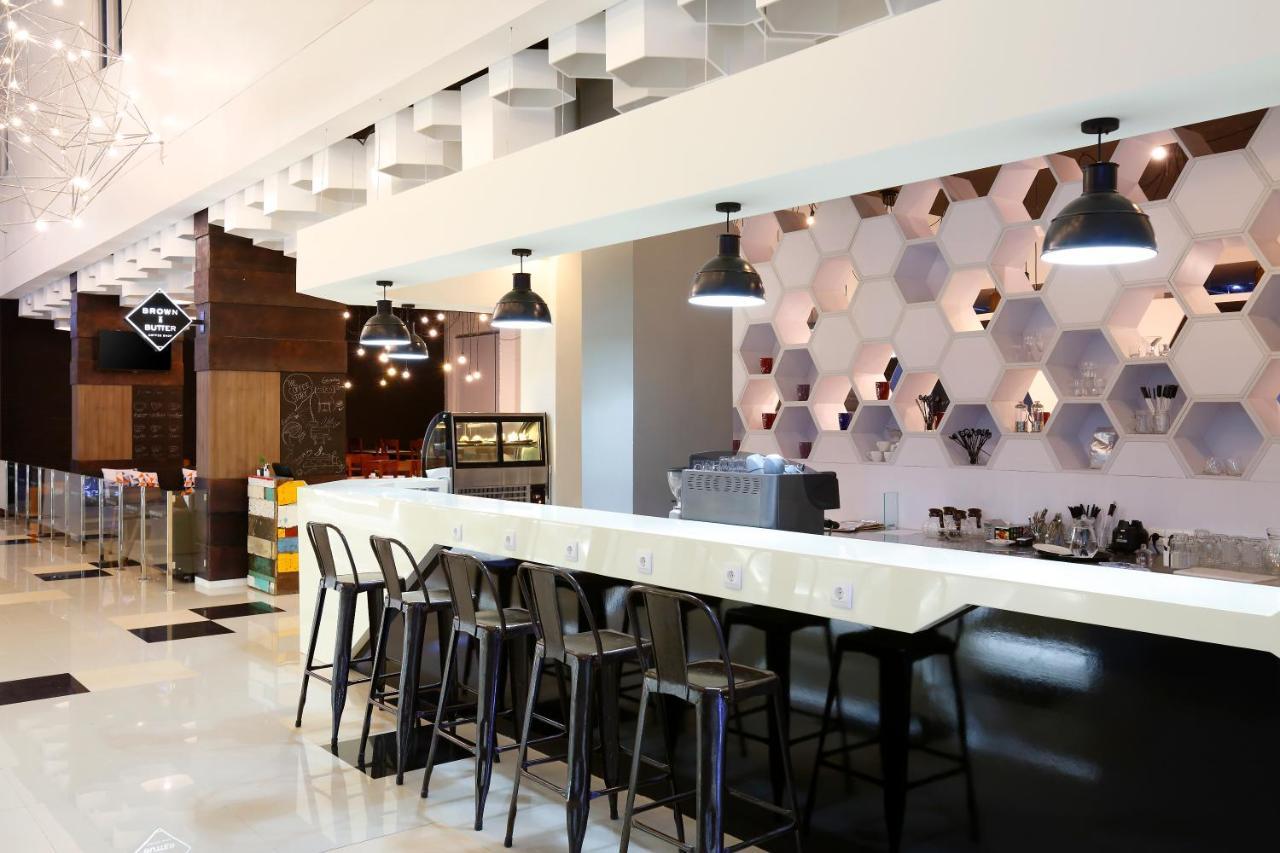 Berry Biz Hotel Sunset Road Seminyak Eksteriør bilde