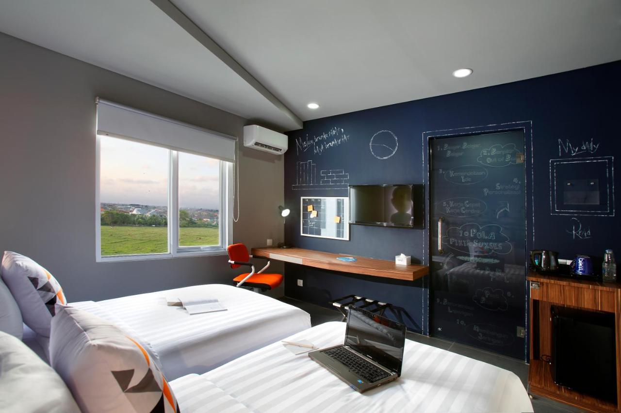 Berry Biz Hotel Sunset Road Seminyak Eksteriør bilde
